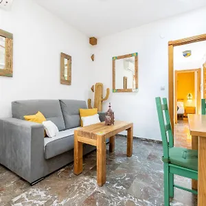 https://frente-a-la-alhambra.es-andalucia.com